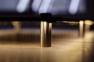 Detalle de letrero con iluminacion led luz calida