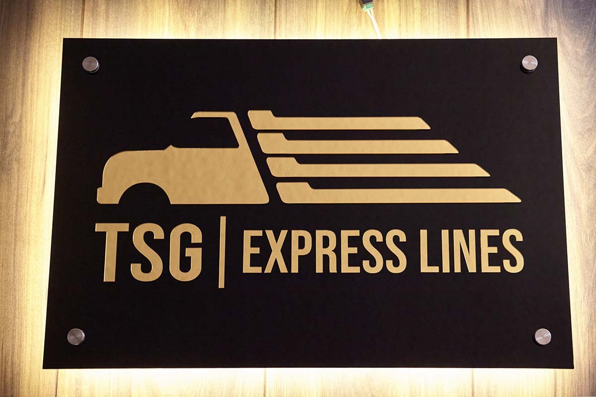 Letrero con iluminacion led luz calida