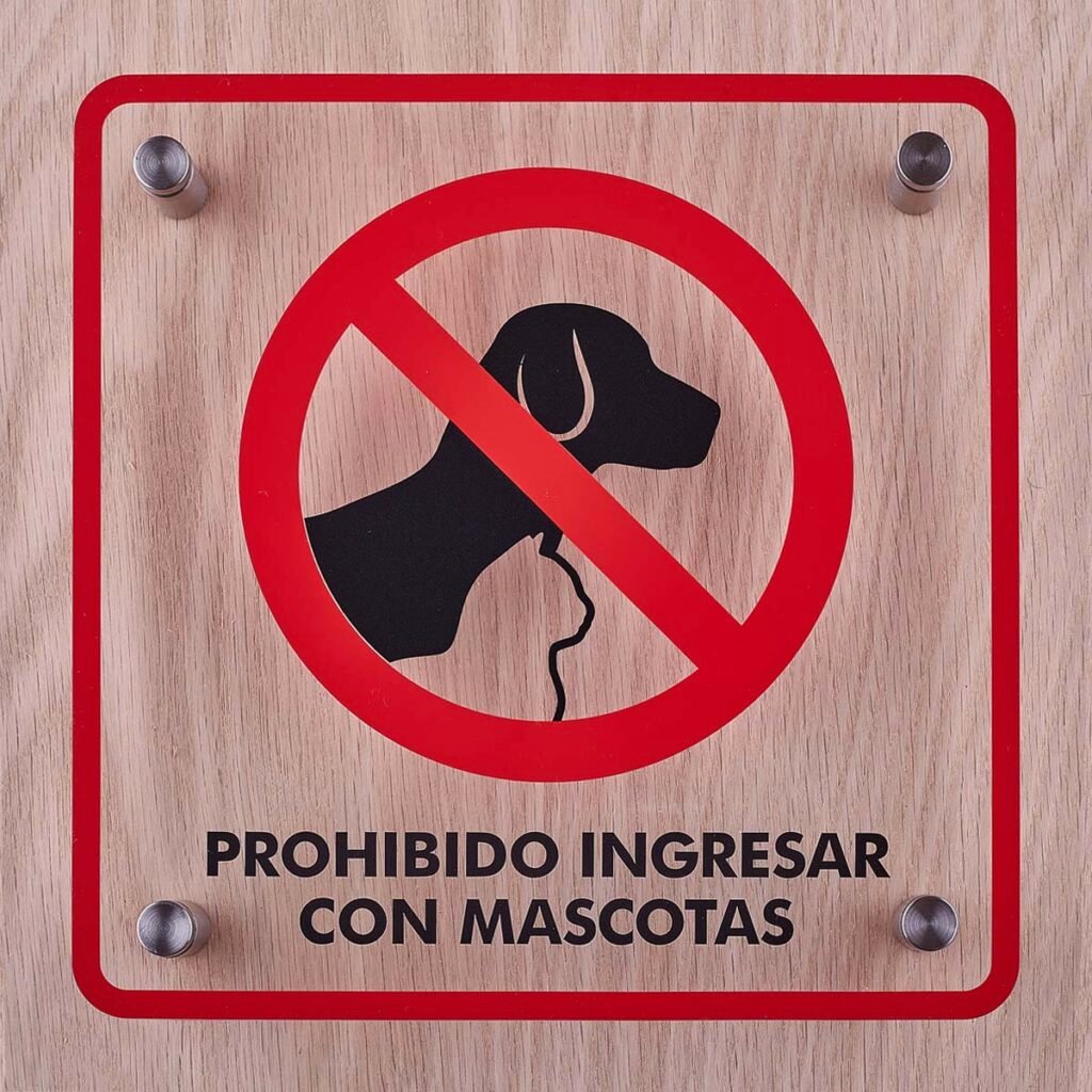 Letrero acrilico señaletica prohibido ingresar con mascotas