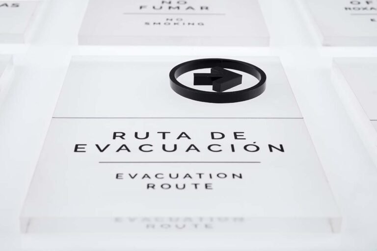 Letrero ruta de evacuacion