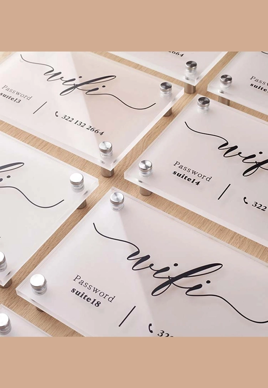 Letrero wifi acrílico esmerilado con chapetones